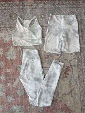 Bundle Skatie Active (Sports Bra, Bike Shorts, Leggings) Silver Lake